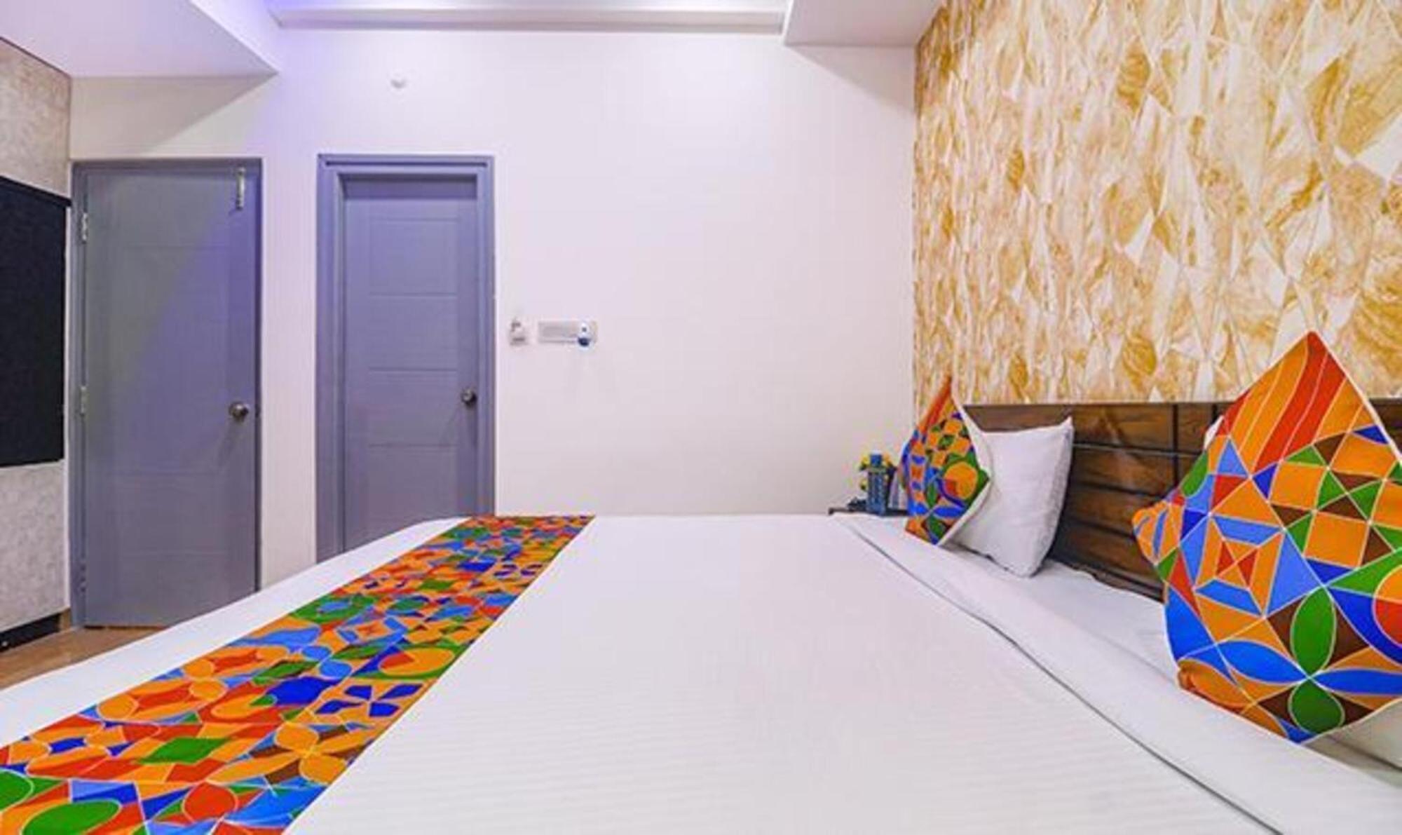 Fabexpress The Dream Elite - Nr Golconda Fort, Manikonda Hyderabad Exterior photo